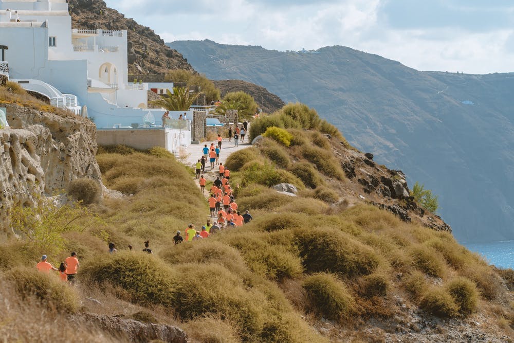 Η απόλυτη αθλητική εμπειρία του Santorini Experience έρχεται στις 3-6 Οκτωβρίου στη Σαντορίνη runbeat.gr 